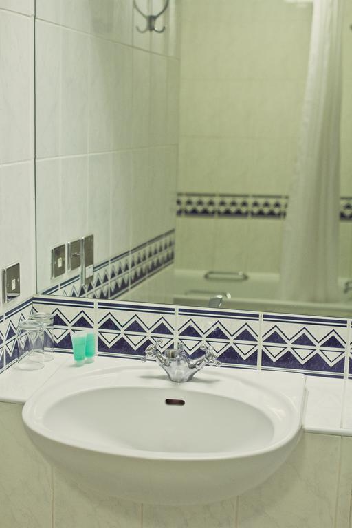 Abbey Lodge Hotel Хай-Вайкомб Номер фото